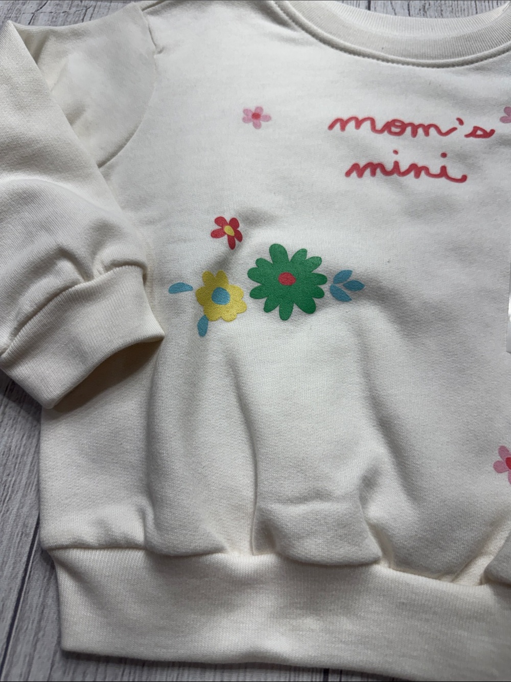 Garanimals Bsby Girls “Mom’s Mini” Cream Sweatshirt with Floral Print - Picture 4 of 5